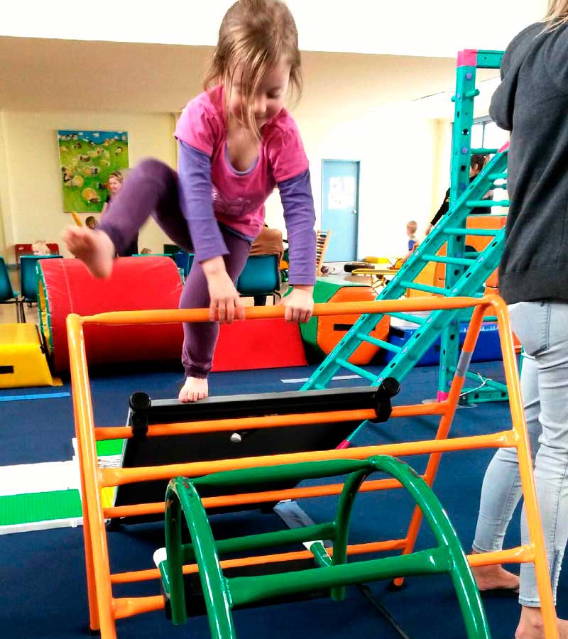 seacliff-kindergym-photo-gallery-girl-climbing-2