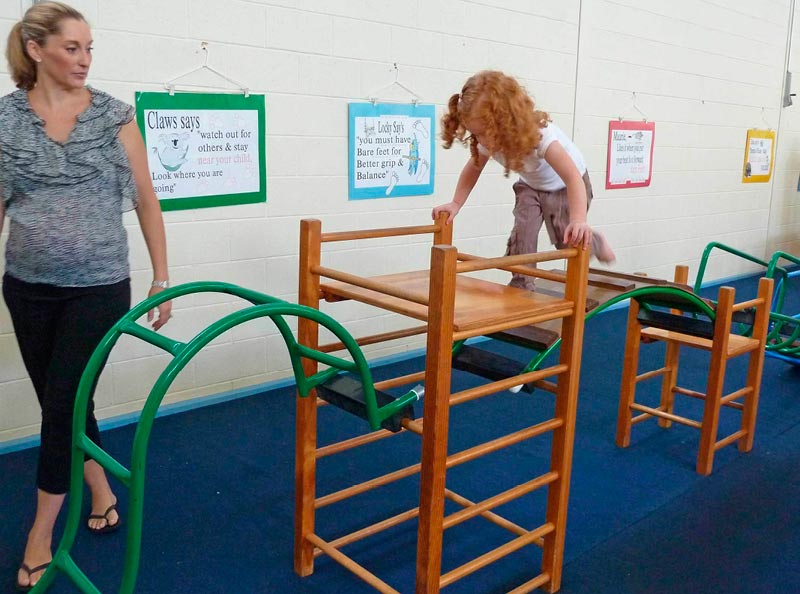 seacliff-kindergym-photo-gallery-girl-climbing-course